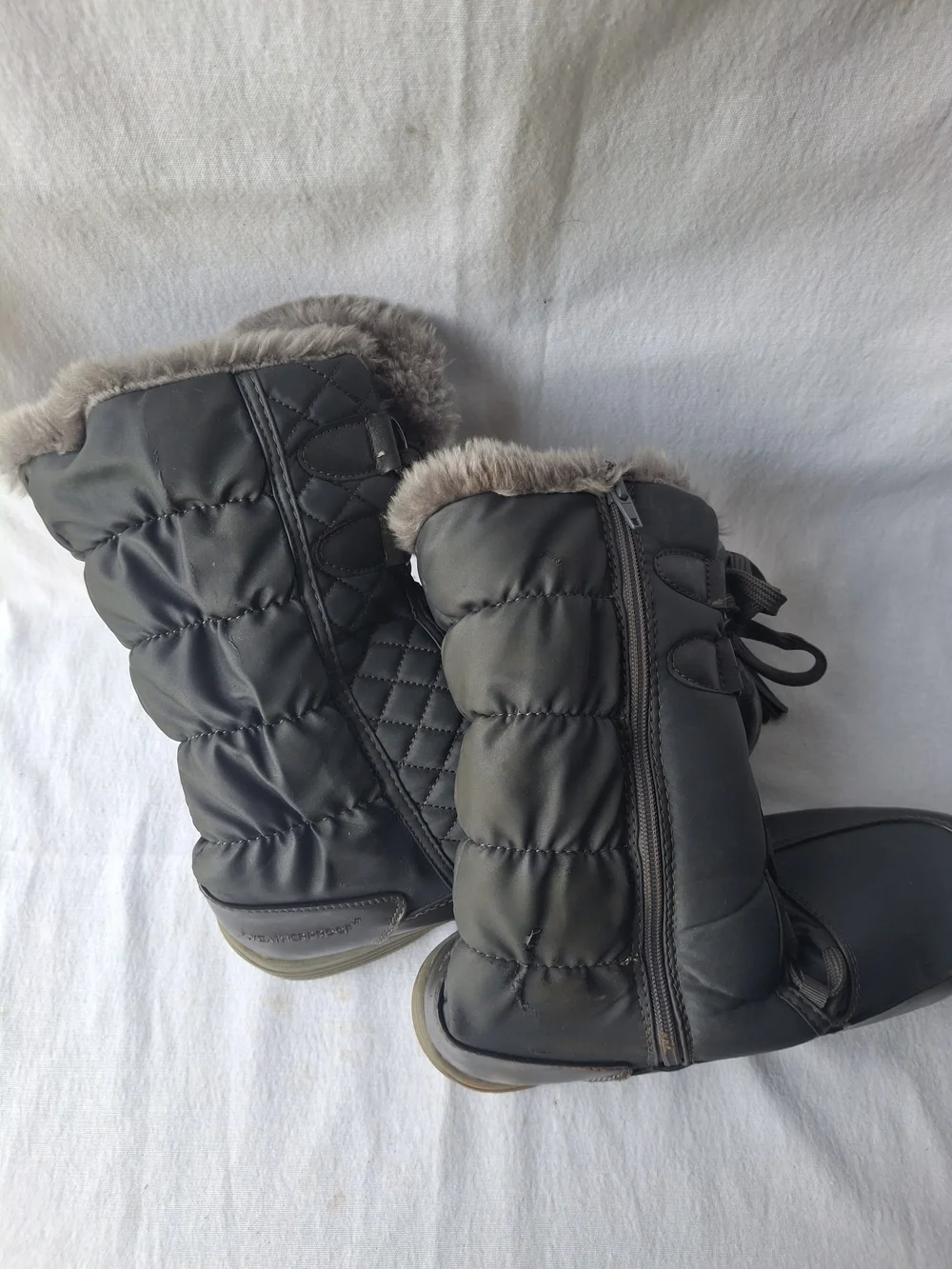 Women’s Gray Faux-Fur Winter Lace-Up Boots